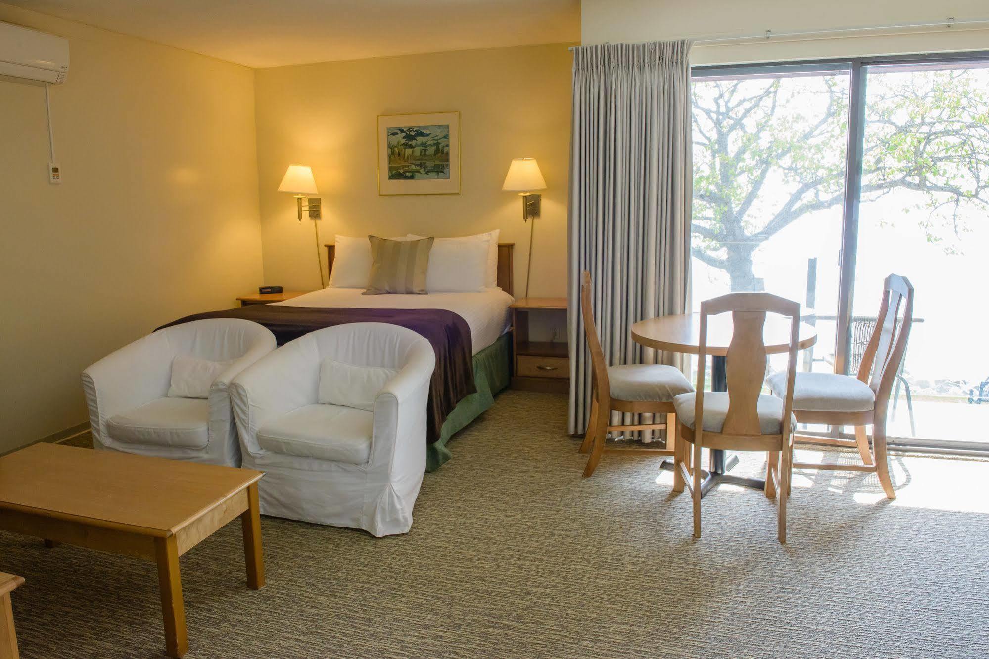 Driftwood Inn Sechelt Exteriér fotografie